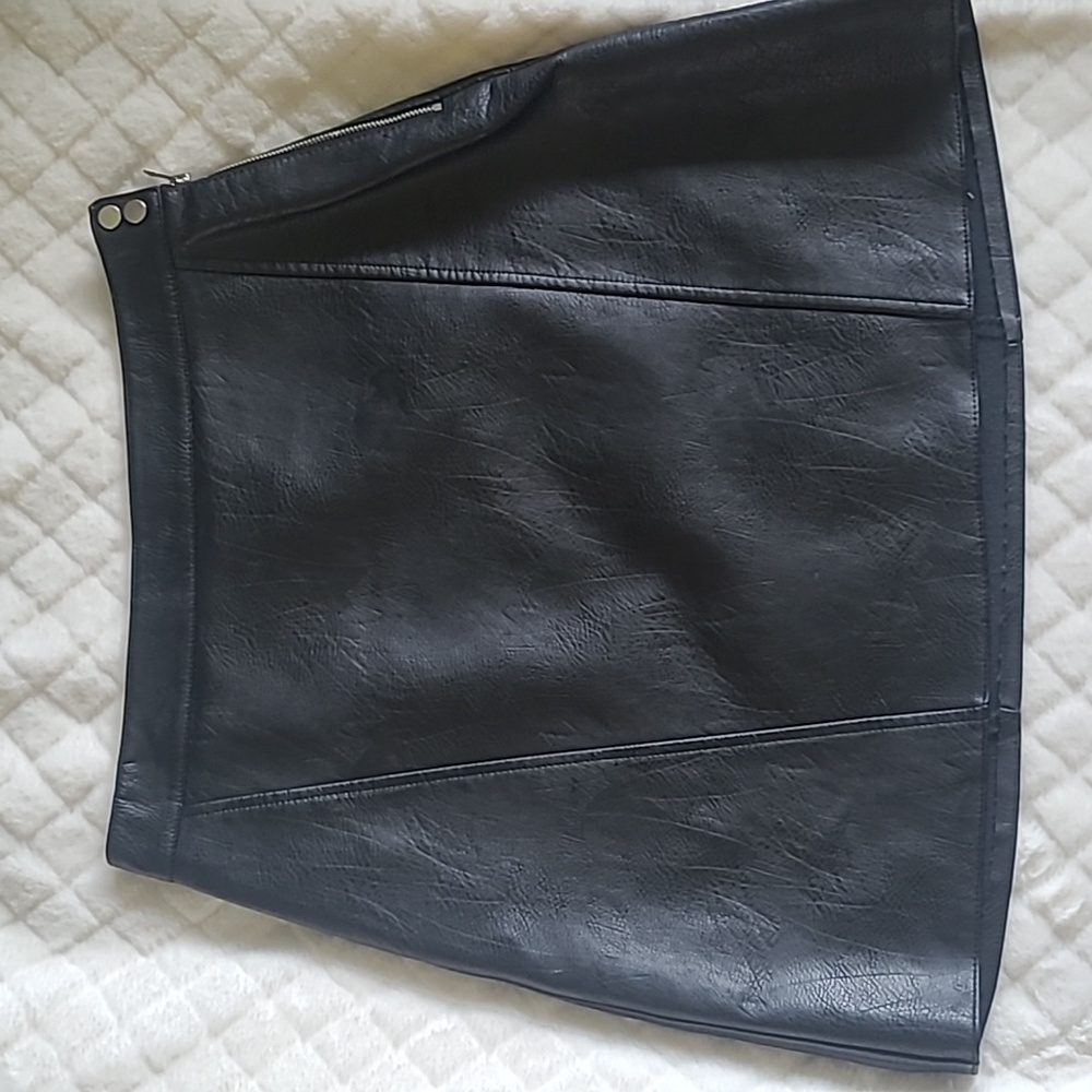 ▪️SOLD▪️Zara Leather Skirt 🖤